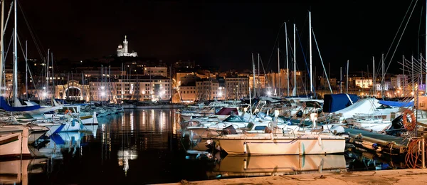 Marsilya, Fransa panorama, gece, liman ve Katedrali. — Stok fotoğraf