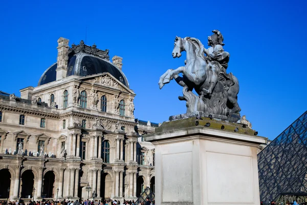卢浮宫博物馆，巴黎，法国. — 图库照片