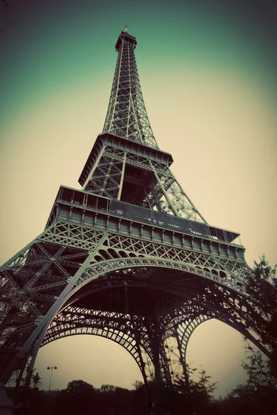 Eiffel Tower in Paris, Fance in retro style. — Stock Photo, Image