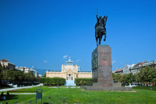 Zagreb, Hırvatistan. kralj tomislav heykeli — Stok fotoğraf