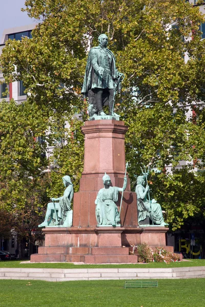 István Széchenyi szobra. Budapest, Magyarország — Stock Fotó