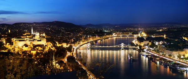 Budapešť, Maďarsko. pohled z Gellérta — Stock fotografie