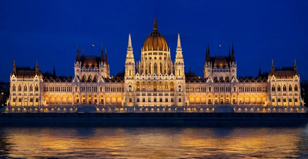 Ungerska parlamentet i Budapest, Ungern — Stockfoto