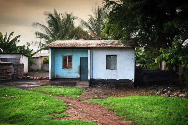 Fattigdom i södra kenya, dåligt skick hus — Stockfoto