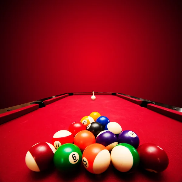 Bolas De Bilhar Americano Ou Jogo De Bilhar De Snooker Qualquer Um Dos  Vários Jogos Jogados Em Mesa Azul Foto de Stock - Imagem de colorido,  relaxamento: 188938030