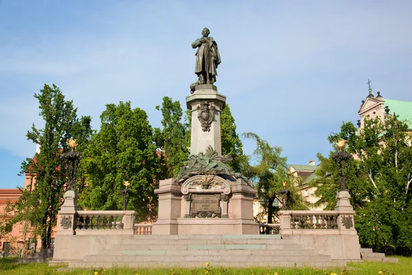 Adam Mickiewicz monumento a Varsavia, Polonia — Foto Stock