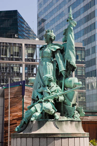 Standbeeld in la Défense, paris, Frankrijk — Stockfoto