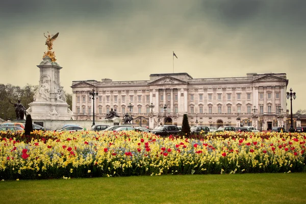 Букінгемський палац у Лондоні, Великобританія — стокове фото