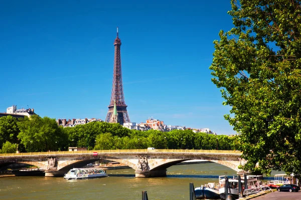 De Eiffeltoren in Parijs — Stockfoto