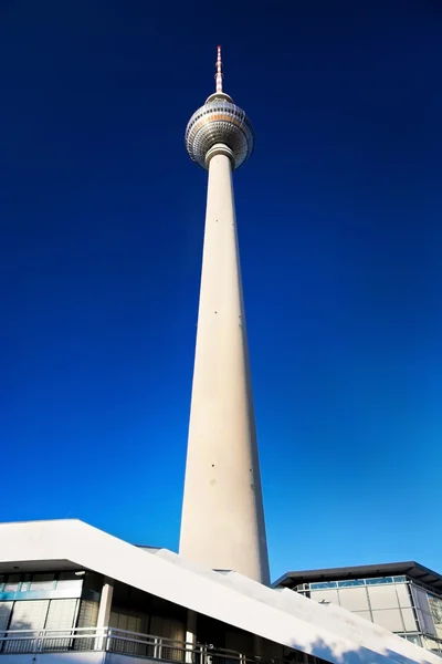 TV-toren of fersehturm in Berlijn, Duitsland — Stockfoto