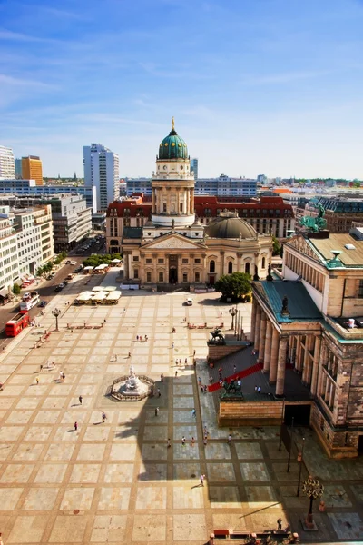 A Gendarmenmarkt e a Catedral da Alemanha em Berlim — Fotografia de Stock