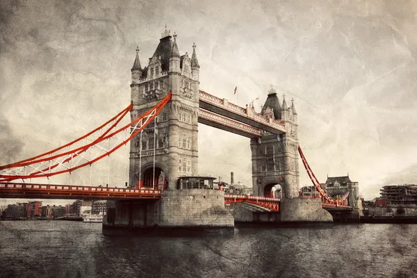 Tower Bridge en Londres, Inglaterra, Reino Unido. Estilo vintage — Foto de Stock