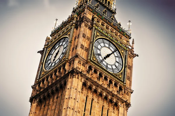 Big Ben, la campana dell'orologio si chiude. Londra, Inghilterra, Regno Unito . — Foto Stock