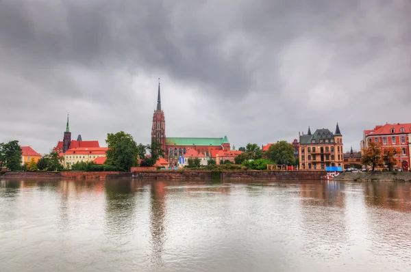 Wroclaw, Polen. Ostrow tumski och oder floden — Stockfoto