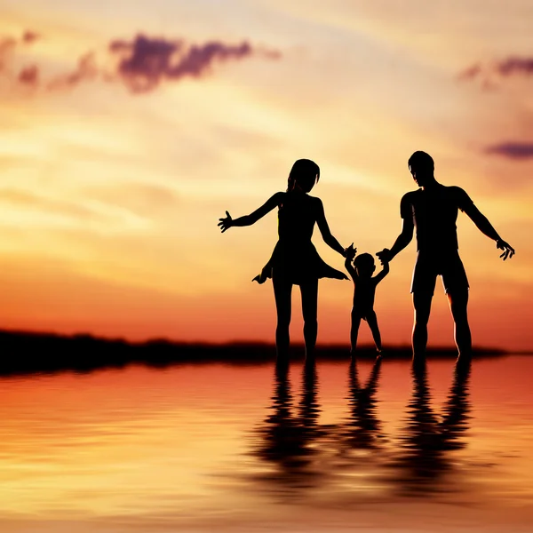 Familia feliz caminando juntos — Foto de Stock