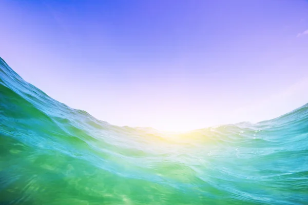 Wasserwelle im Ozean — Stockfoto