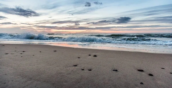 Solnedgång Havet Panorama Vågor Och Sandstrand — Stockfoto