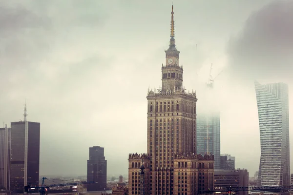 Warszawa Polen Panorama Över Stadens Centrum Mörka Moln Och Dimma — Stockfoto