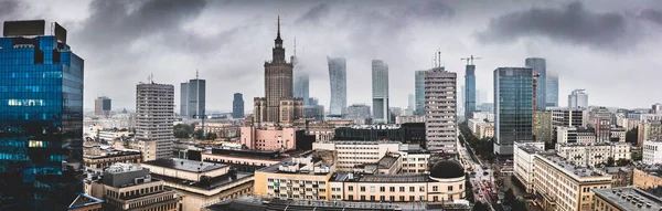 Varšava Polsko Panorama Centra Města Temné Mraky Mlha — Stock fotografie