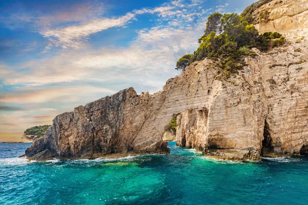 Cuevas Keri Acantilado Zakynthos Grecia Mar Jónico Monumento Popular —  Fotos de Stock