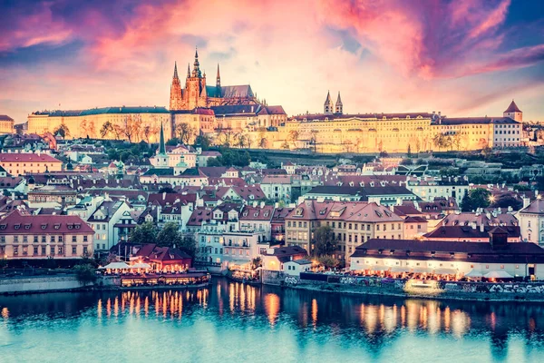 Praga República Checa Charles Bridge Hradcany Com Castelo Catedral Noite — Fotografia de Stock