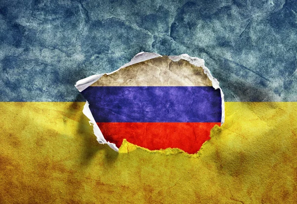 Война Украины России Разорванный Украинский Флаг Российская Агрессия — стоковое фото