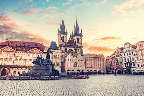 Prag Tjeckien Gamla Stan Med Tyn Church Och Jan Hus — Stockfoto