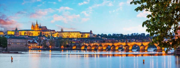 Prag Çek Cumhuriyeti Charles Köprüsü Hradcany Ile Vitus Katedrali Gün — Stok fotoğraf