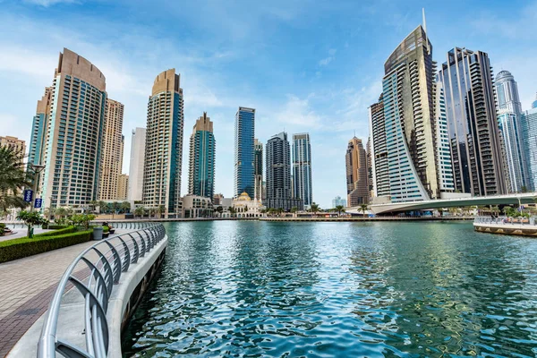 アラブ首長国連邦のドバイマリーナスカイライン 高層住宅 ビジネス高層ビル — ストック写真