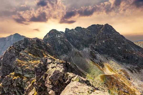 Ορειβατικό Τοπίο Ηλιοβασίλεμα Θέα Από Την Κορυφή Koscielec Στα Βουνά — Φωτογραφία Αρχείου