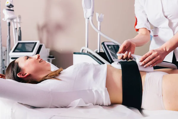 Woman Getting Ems Treatment Abdomen Burn Fat Build Muscles Slimming — Fotografia de Stock