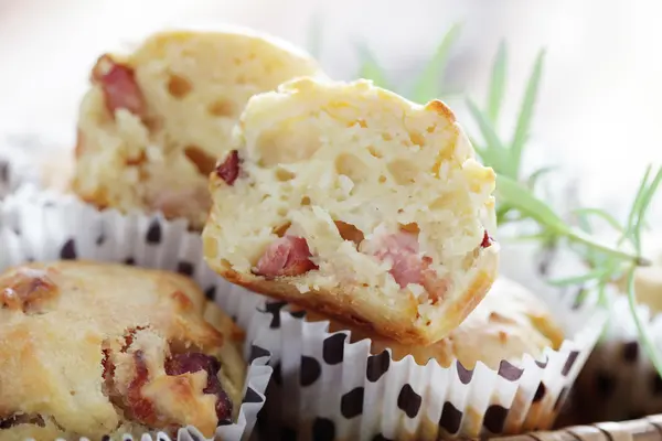 Muffins com becon e maçã — Fotografia de Stock