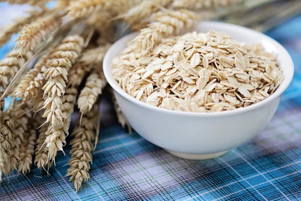 Cuenco de avena —  Fotos de Stock