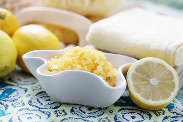 Lemon bath salt — Stock Photo, Image