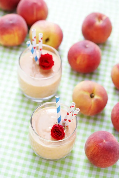 Smoothie aux pêches — Photo