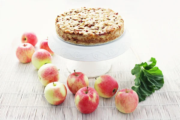 Tarta de manzana con ruibarbo — Foto de Stock