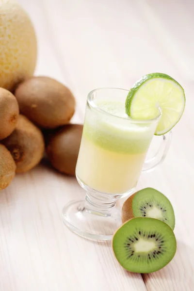 Kiwi e suco de melão — Fotografia de Stock