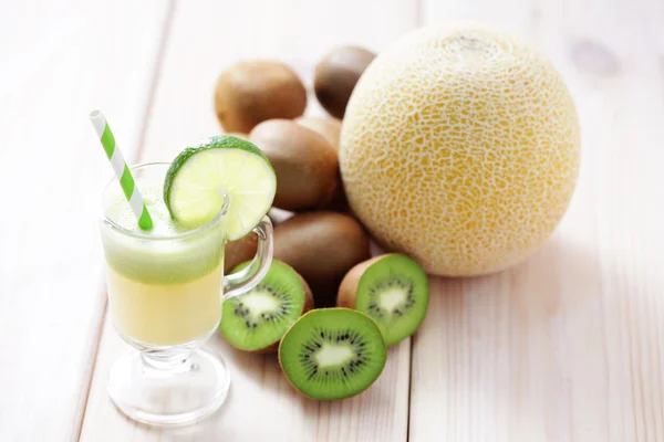 Kiwi och melon juice — Stockfoto