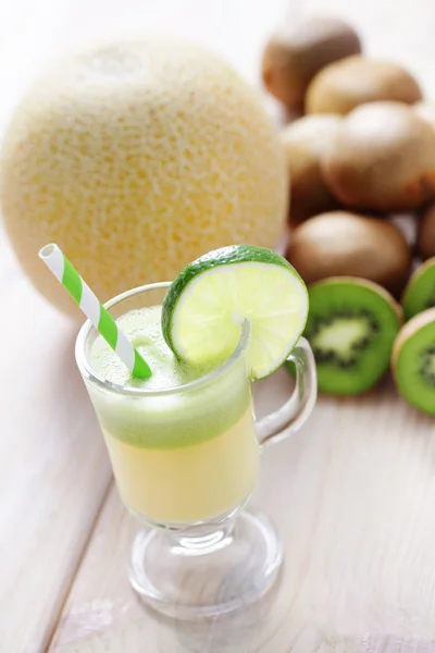 Kiwi e suco de melão — Fotografia de Stock