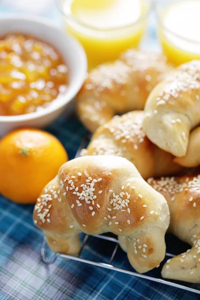Croissants with jam — Stock Photo, Image