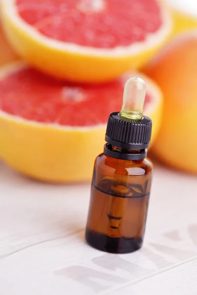 Grapefruit essential oil — Stock Photo, Image