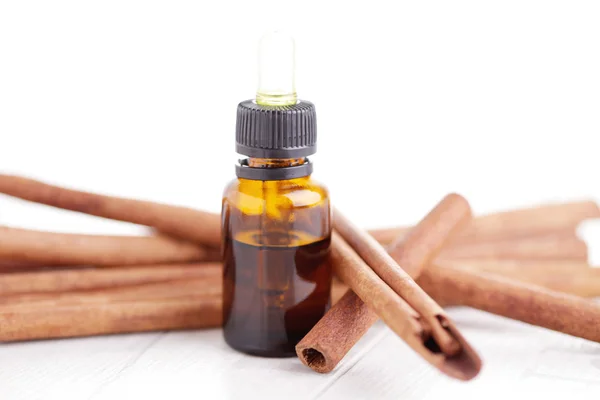 Cinnamon aromatherapy oil — Stock Photo, Image