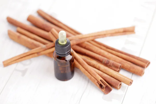 Cinnamon aromatherapy oil — Stock Photo, Image