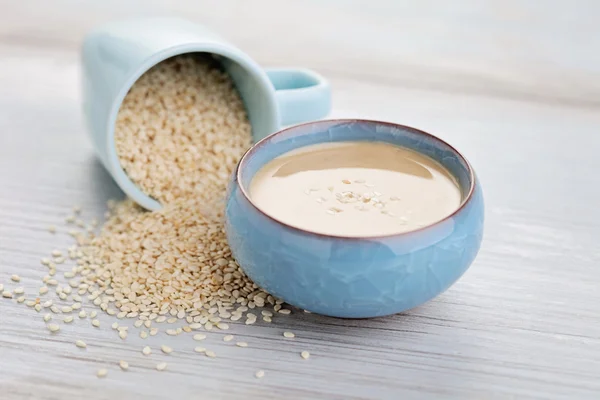 Tahini à partir de graines de sésame — Photo