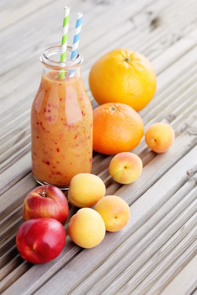 Oranžové ovocný koktejl — Stock fotografie