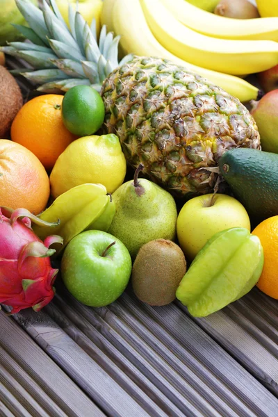 Frutas tropicales frescas —  Fotos de Stock