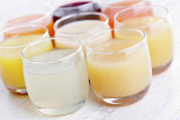 Olika fruktig juice — Stockfoto