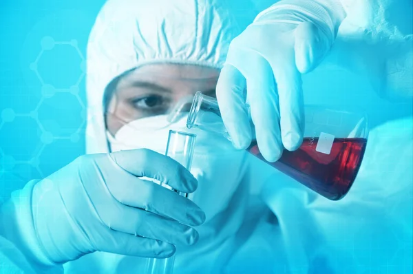 Scientist in a laboratory — Stock Photo, Image