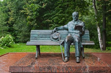 Klin, Rusya - 21 Temmuz 2013: Rus besteci özel dedektifin müze rezervi Çaykovski, heykel portresi.