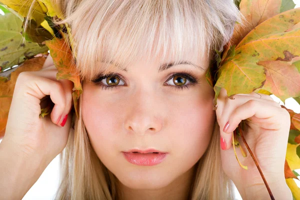 Close-up van jonge vrouw gezicht — Stockfoto